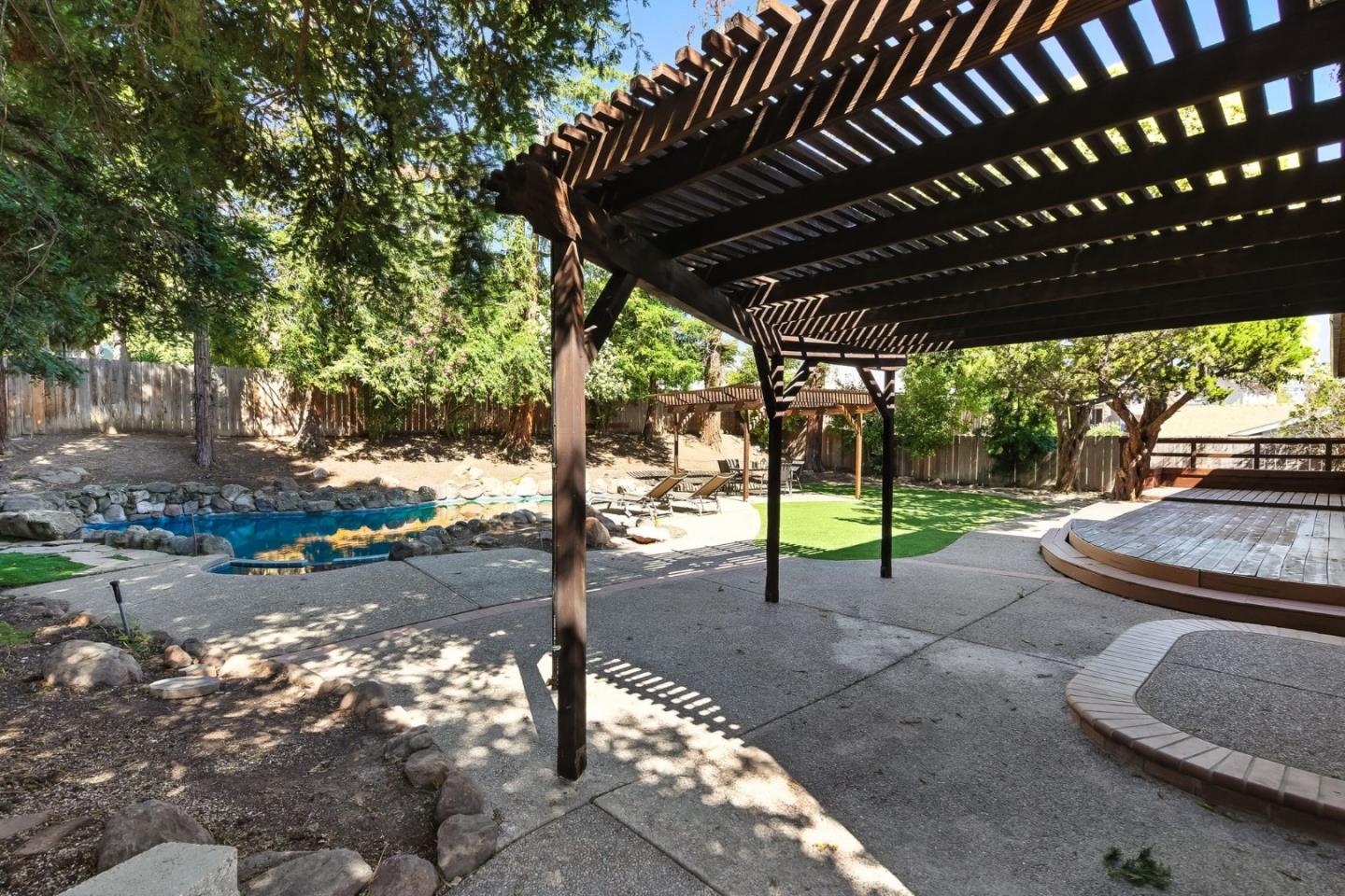 Detail Gallery Image 44 of 75 For 4418 Valle Vis, Pittsburg,  CA 94565 - 5 Beds | 2/1 Baths