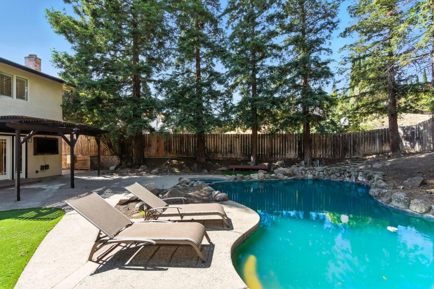 Detail Gallery Image 48 of 75 For 4418 Valle Vis, Pittsburg,  CA 94565 - 5 Beds | 2/1 Baths