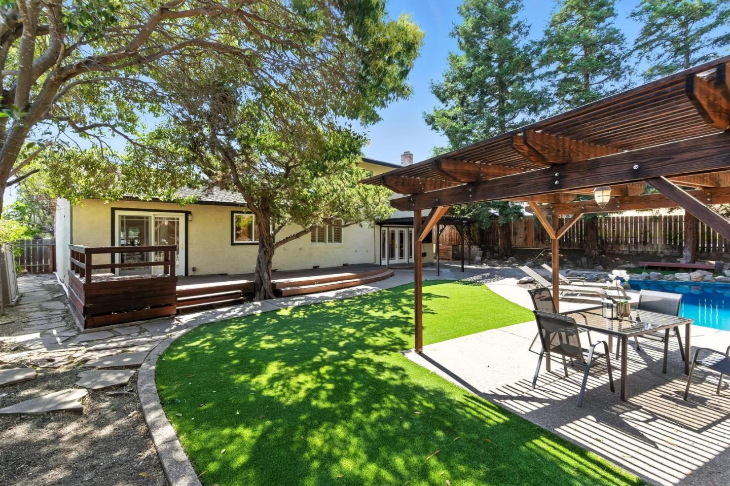 Detail Gallery Image 51 of 75 For 4418 Valle Vis, Pittsburg,  CA 94565 - 5 Beds | 2/1 Baths