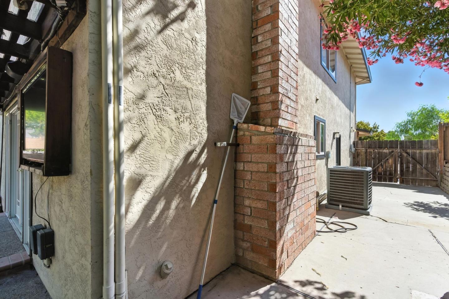 Detail Gallery Image 55 of 75 For 4418 Valle Vis, Pittsburg,  CA 94565 - 5 Beds | 2/1 Baths