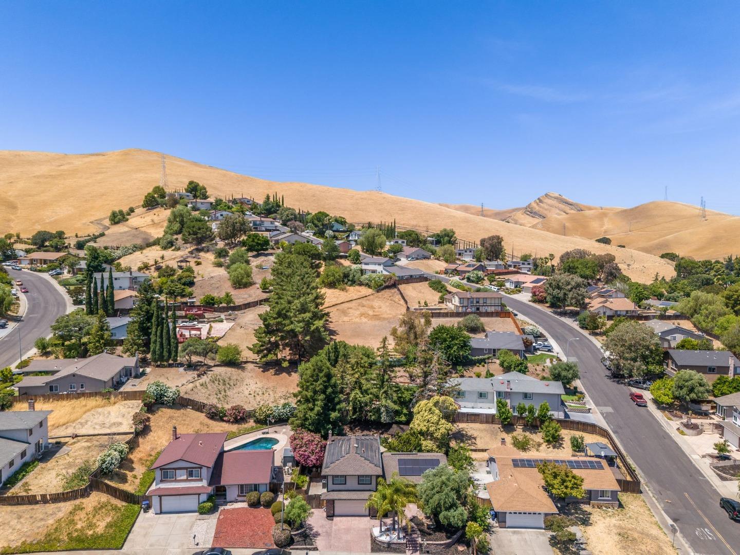 Detail Gallery Image 66 of 75 For 4418 Valle Vis, Pittsburg,  CA 94565 - 5 Beds | 2/1 Baths