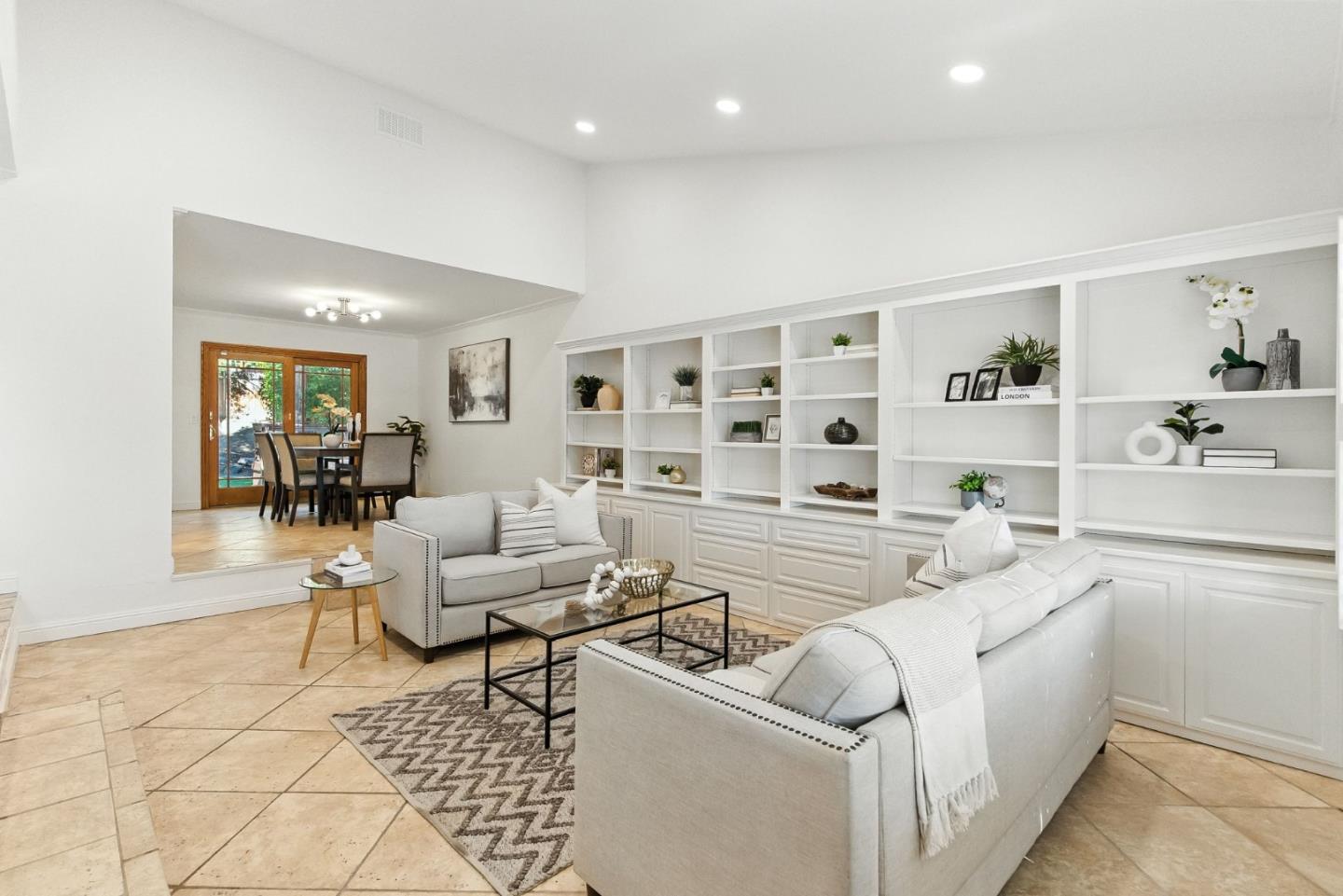 Detail Gallery Image 7 of 75 For 4418 Valle Vis, Pittsburg,  CA 94565 - 5 Beds | 2/1 Baths