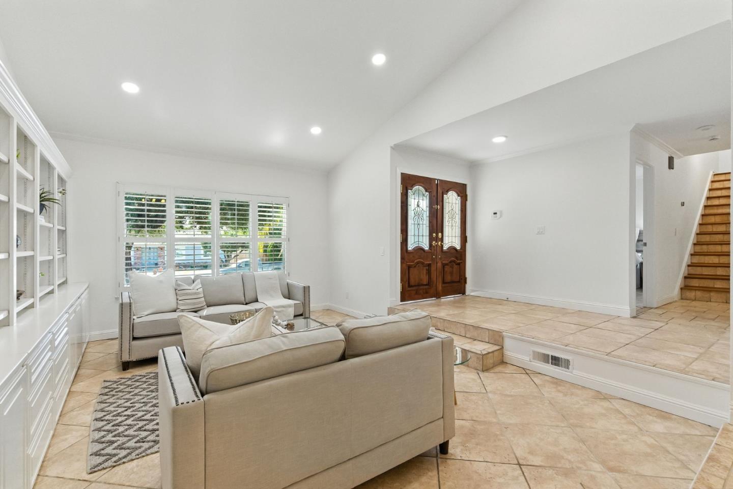 Detail Gallery Image 9 of 75 For 4418 Valle Vis, Pittsburg,  CA 94565 - 5 Beds | 2/1 Baths