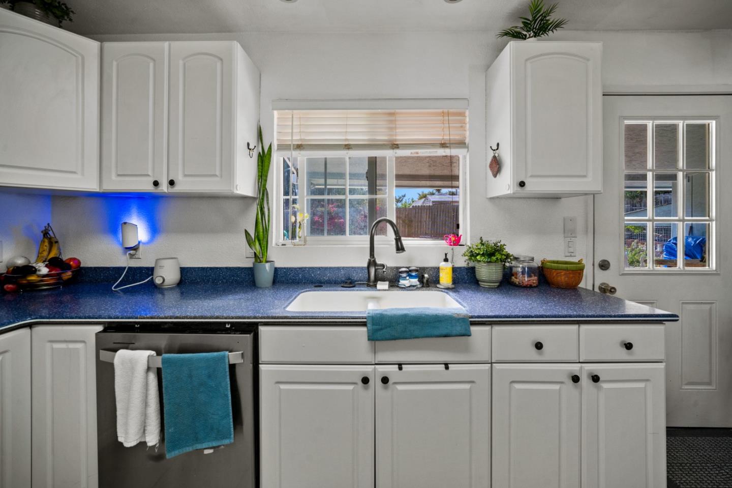 Detail Gallery Image 9 of 29 For 9529 Pollock Ln, Prunedale,  CA 93907 - 2 Beds | 1 Baths