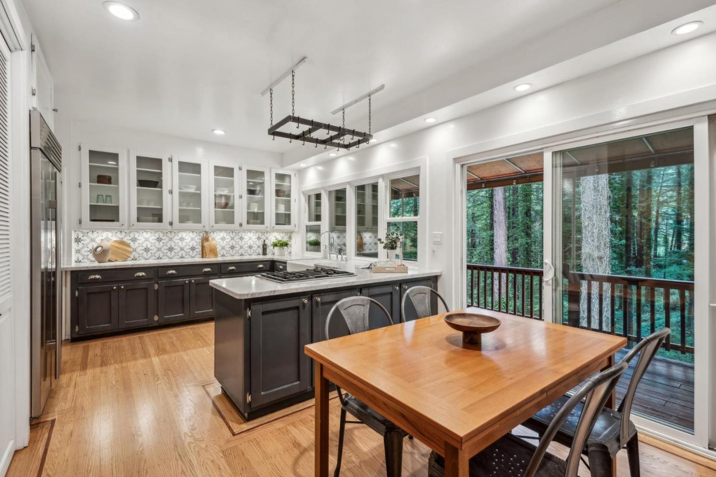 Detail Gallery Image 10 of 78 For 13872 Silver Sky Way, Woodside,  CA 94062 - 3 Beds | 2/1 Baths