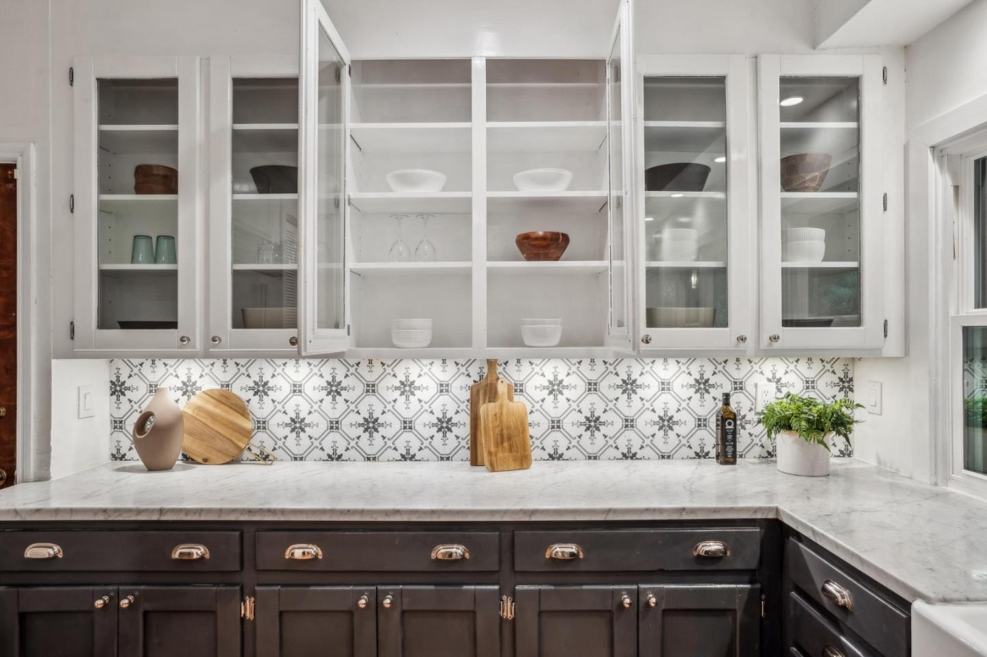 Detail Gallery Image 13 of 78 For 13872 Silver Sky Way, Woodside,  CA 94062 - 3 Beds | 2/1 Baths
