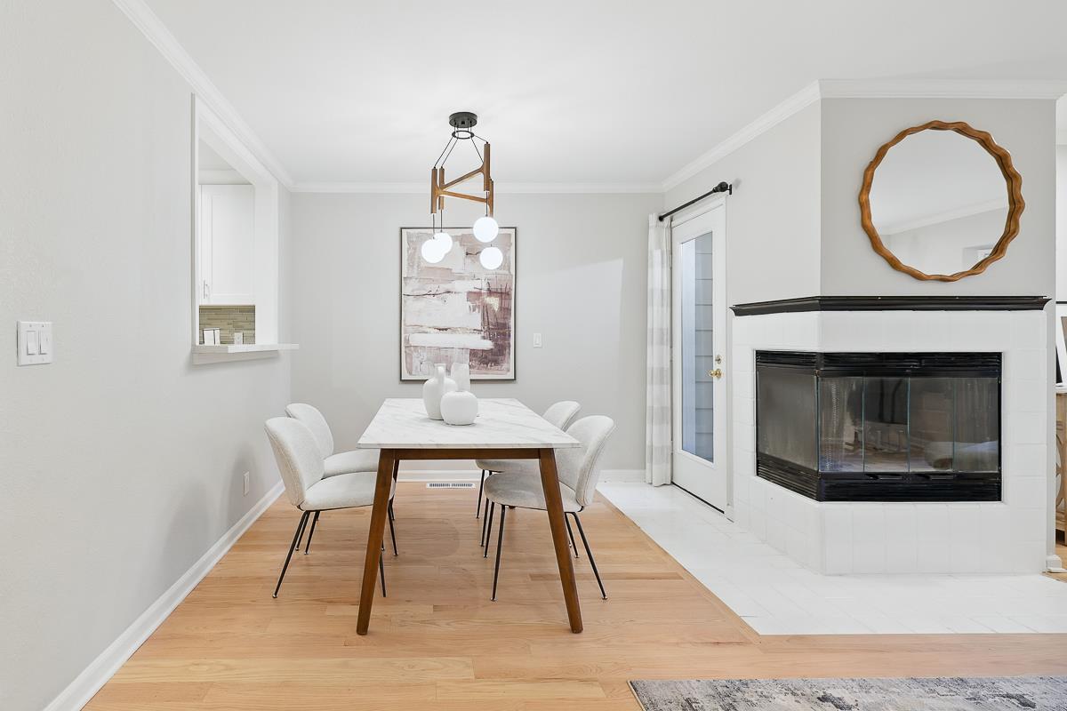 Detail Gallery Image 12 of 38 For 181 Ada Ave #14,  Mountain View,  CA 94043 - 2 Beds | 2/1 Baths