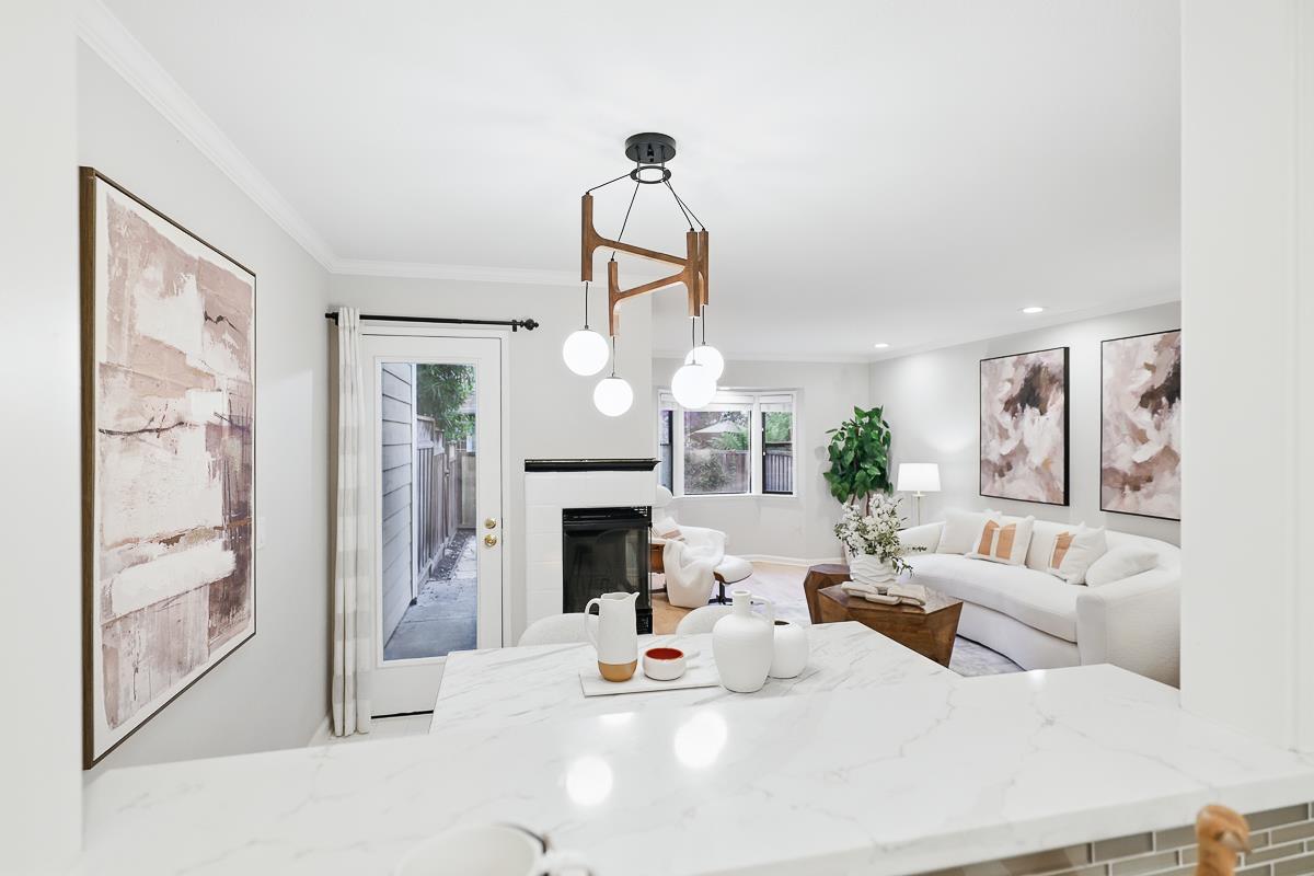 Detail Gallery Image 2 of 38 For 181 Ada Ave #14,  Mountain View,  CA 94043 - 2 Beds | 2/1 Baths