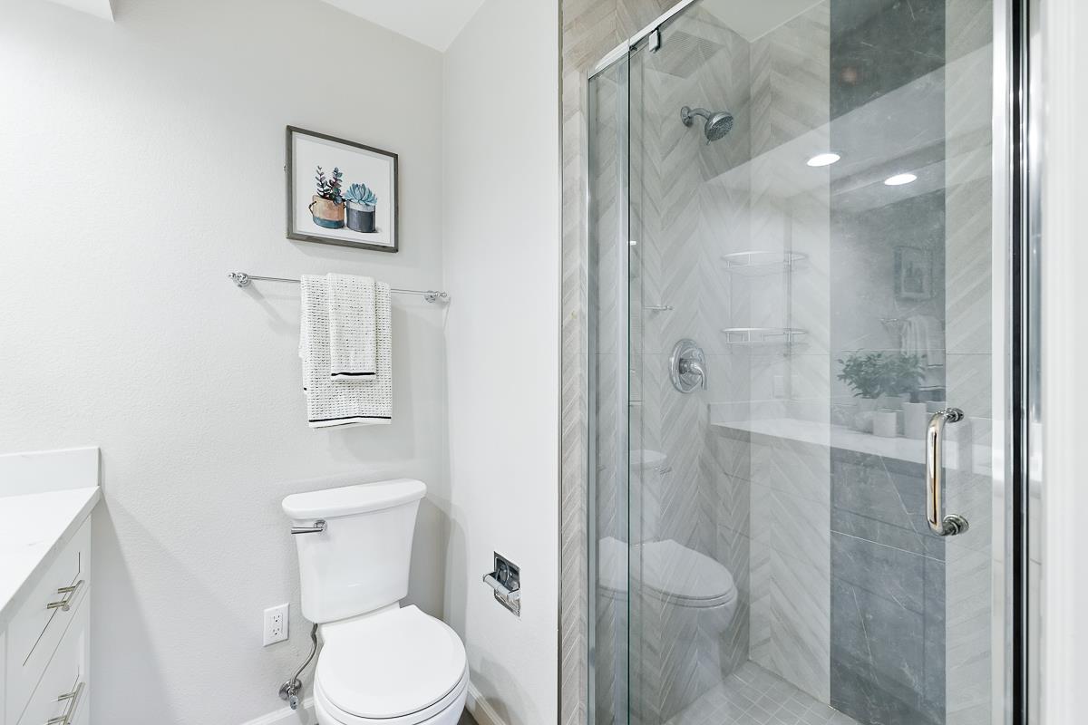 Detail Gallery Image 24 of 38 For 181 Ada Ave #14,  Mountain View,  CA 94043 - 2 Beds | 2/1 Baths