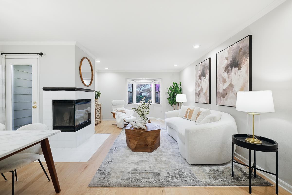 Detail Gallery Image 3 of 38 For 181 Ada Ave #14,  Mountain View,  CA 94043 - 2 Beds | 2/1 Baths