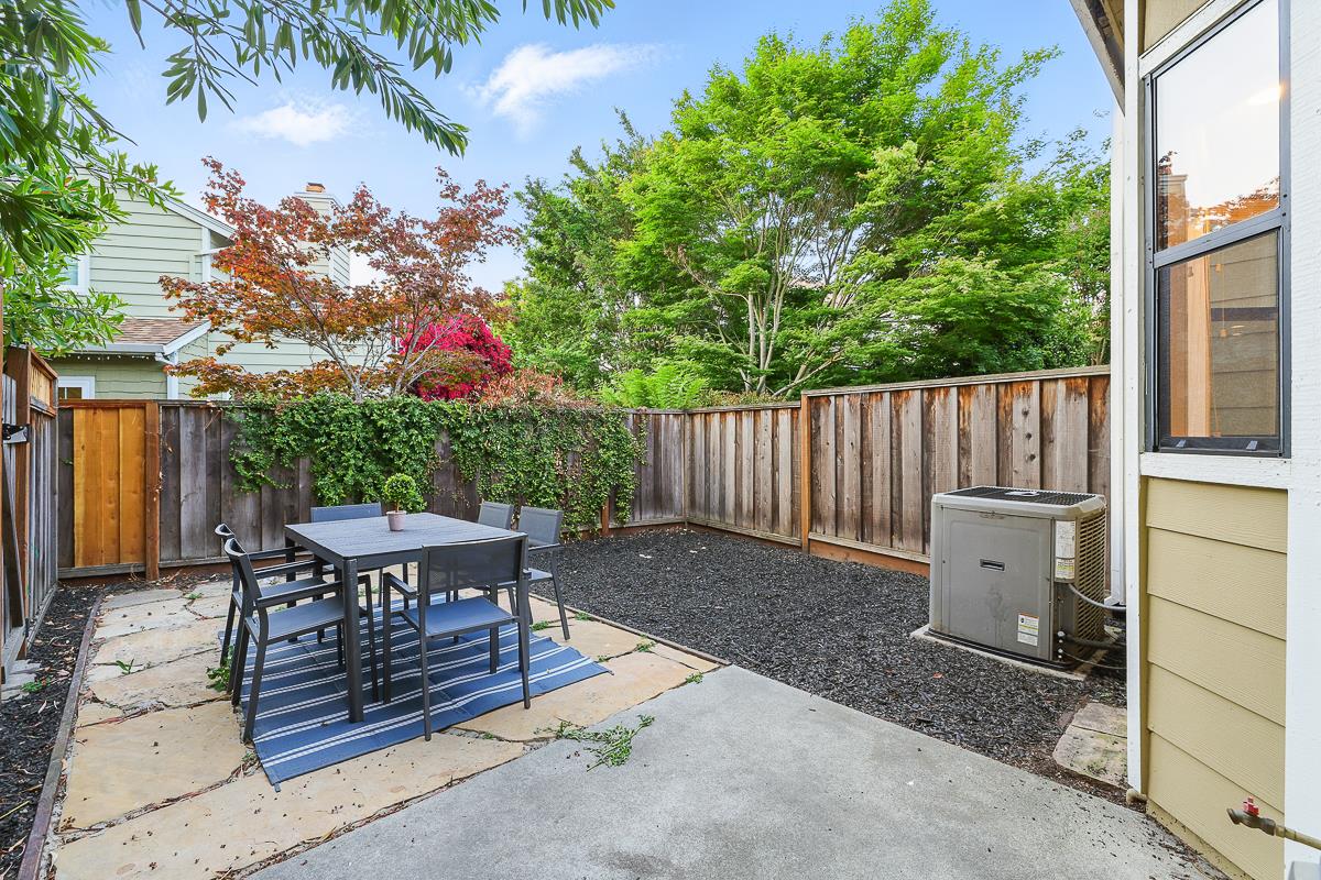 Detail Gallery Image 32 of 38 For 181 Ada Ave #14,  Mountain View,  CA 94043 - 2 Beds | 2/1 Baths