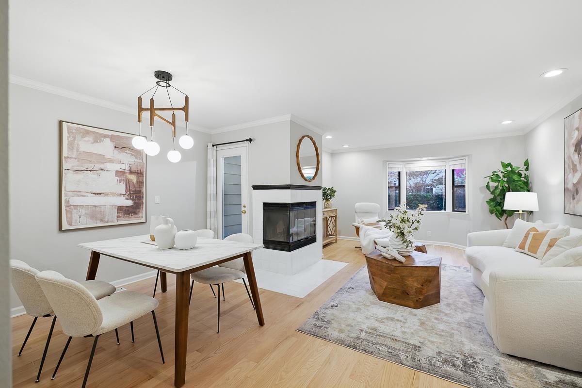 Detail Gallery Image 4 of 38 For 181 Ada Ave #14,  Mountain View,  CA 94043 - 2 Beds | 2/1 Baths