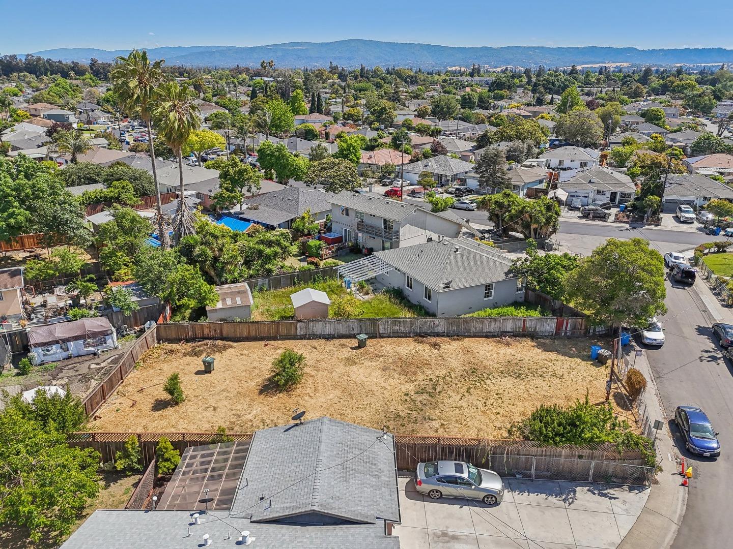 Detail Gallery Image 10 of 17 For 108 Lotus Way, East Palo Alto,  CA 94303 - – Beds | – Baths