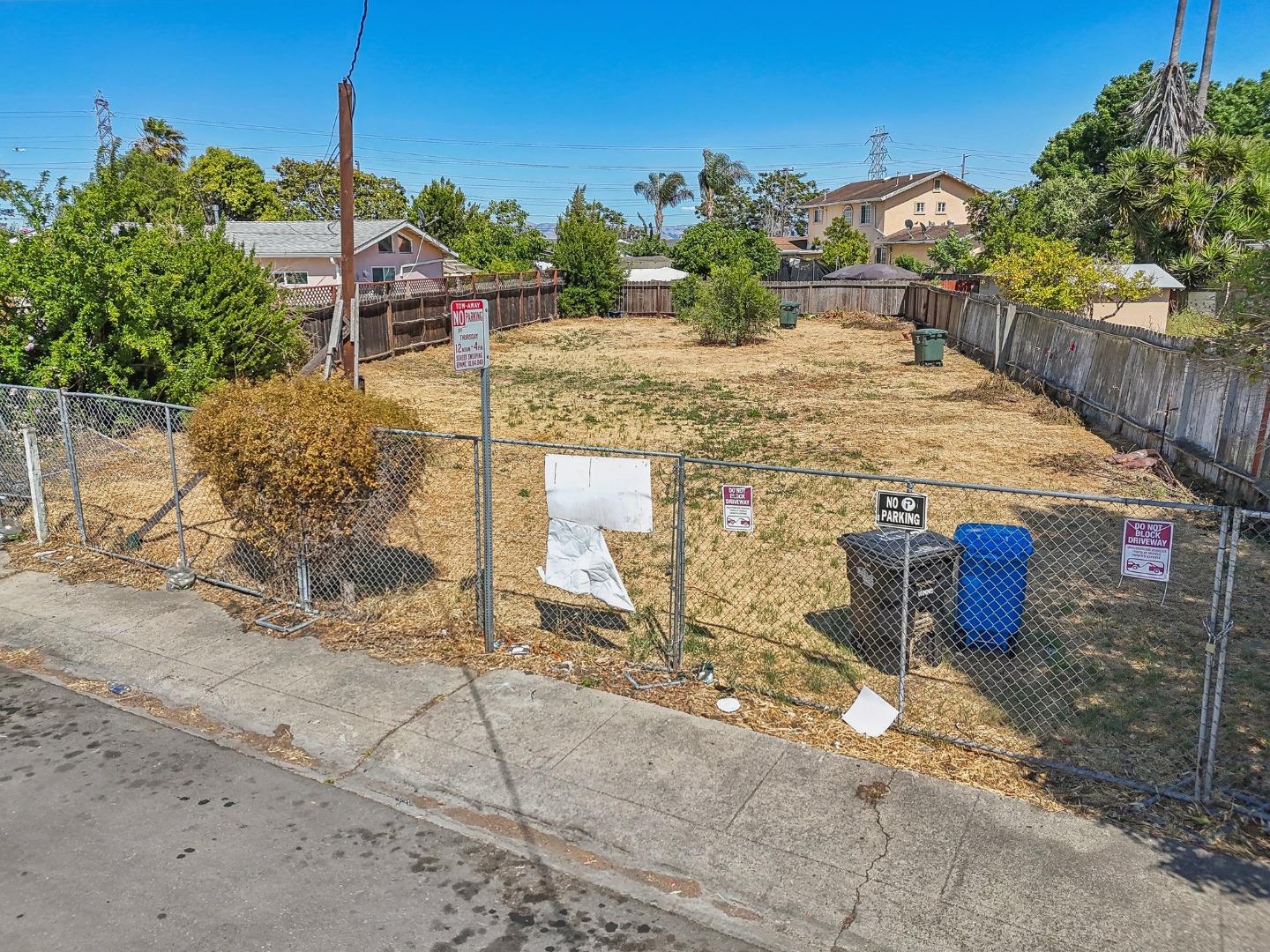 Detail Gallery Image 6 of 17 For 108 Lotus Way, East Palo Alto,  CA 94303 - – Beds | – Baths