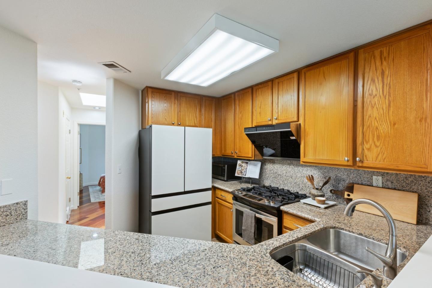 Detail Gallery Image 10 of 30 For 2009 Showers Dr #2,  Mountain View,  CA 94040 - 2 Beds | 2 Baths