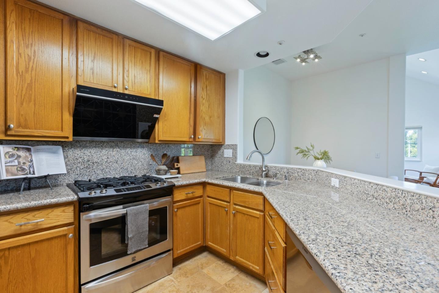 Detail Gallery Image 11 of 30 For 2009 Showers Dr #2,  Mountain View,  CA 94040 - 2 Beds | 2 Baths