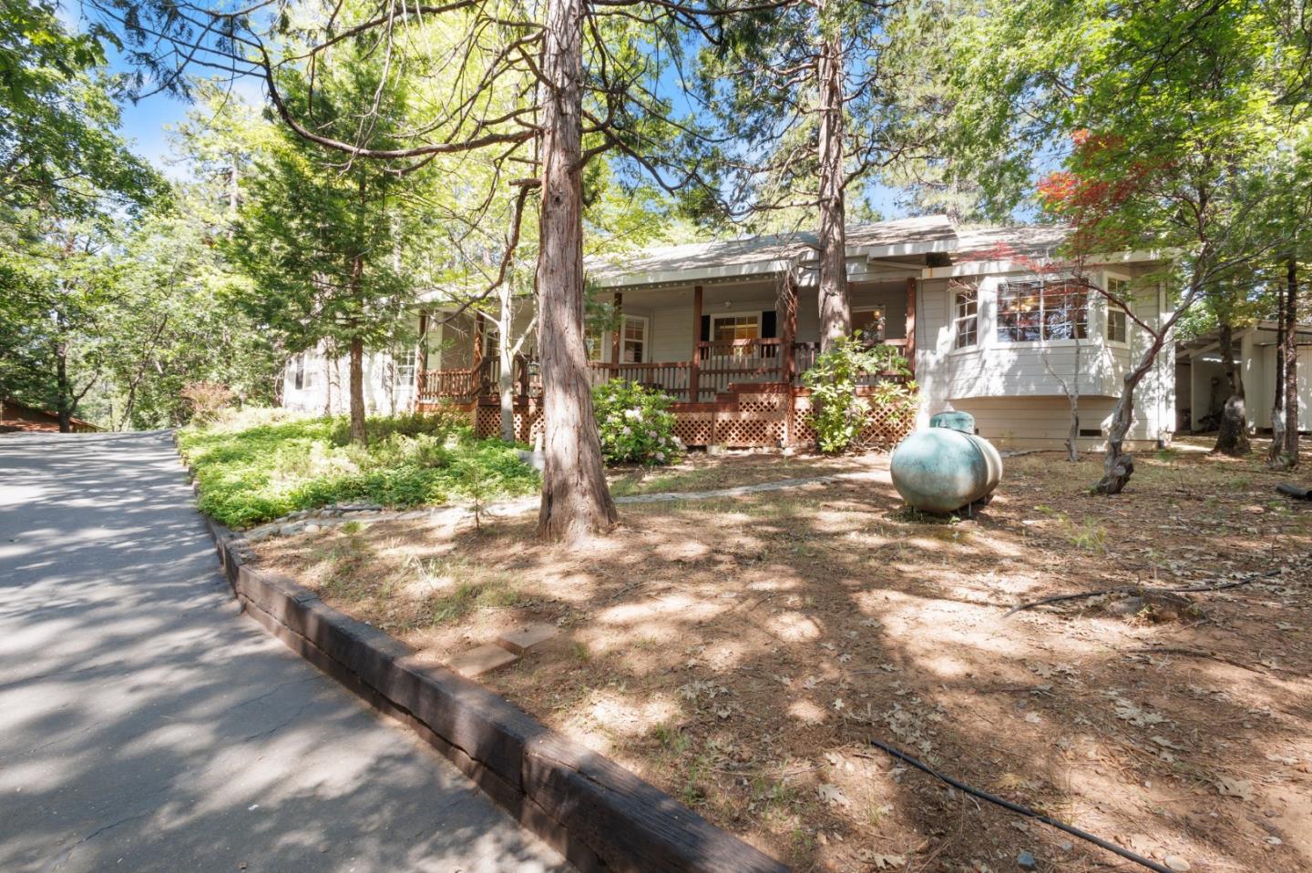 Detail Gallery Image 3 of 51 For 17256 Mount Elizabeth Dr, Sonora,  CA 95370 - 3 Beds | 2 Baths