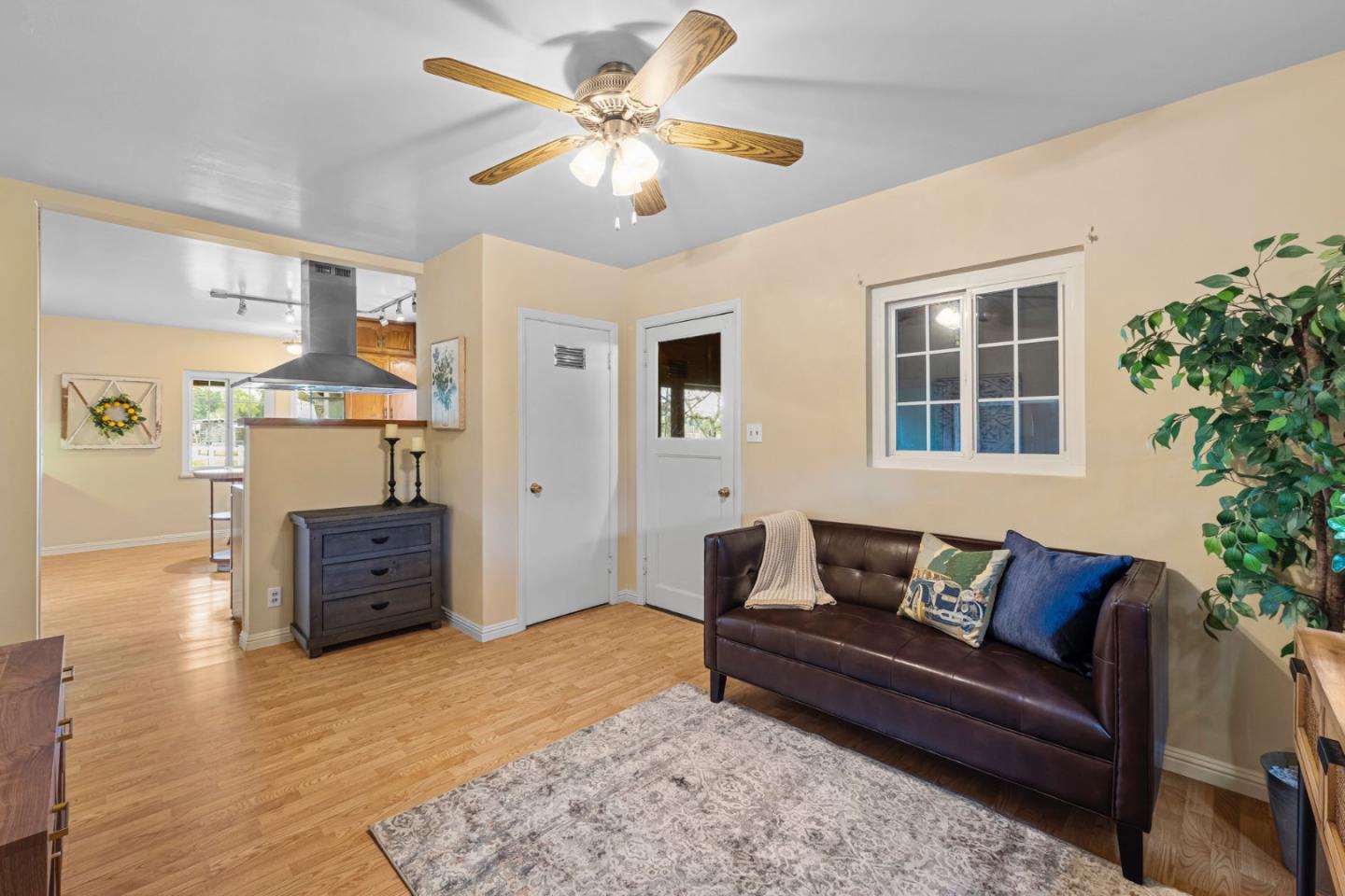 Detail Gallery Image 33 of 61 For 13755 Columbet Ave, San Martin,  CA 95046 - 3 Beds | 2 Baths