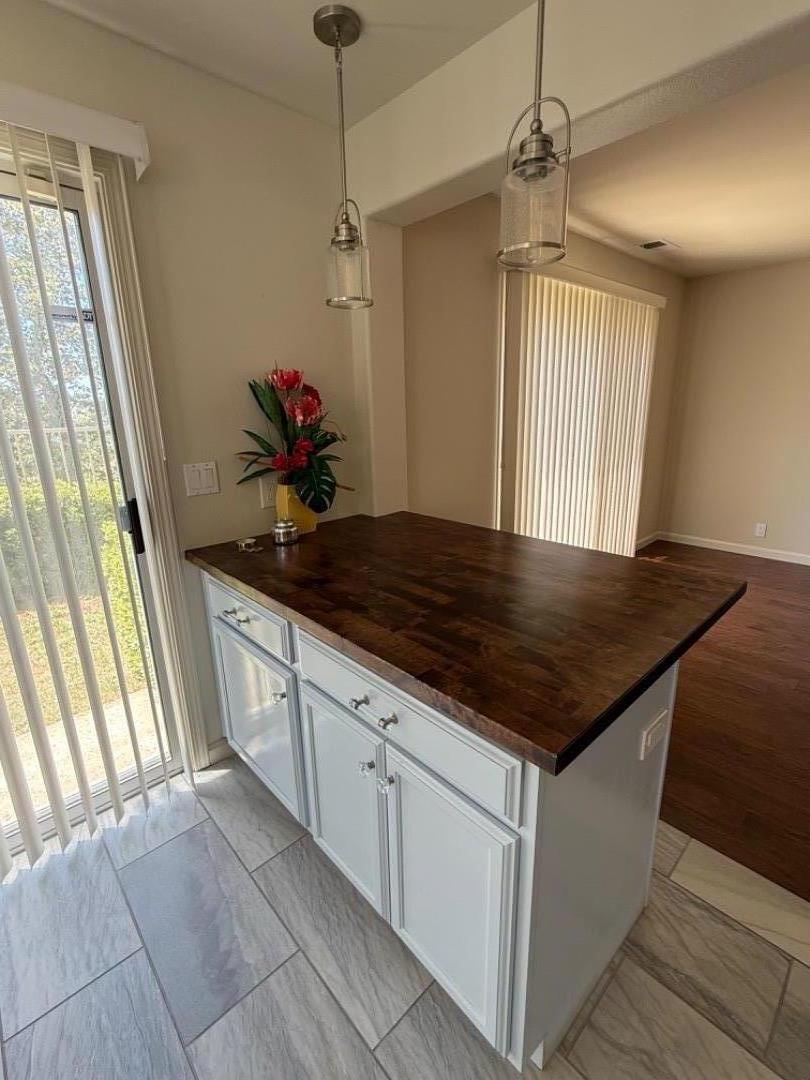 Detail Gallery Image 12 of 25 For 949 Nantucket Blvd #16,  Salinas,  CA 93906 - 3 Beds | 2/1 Baths