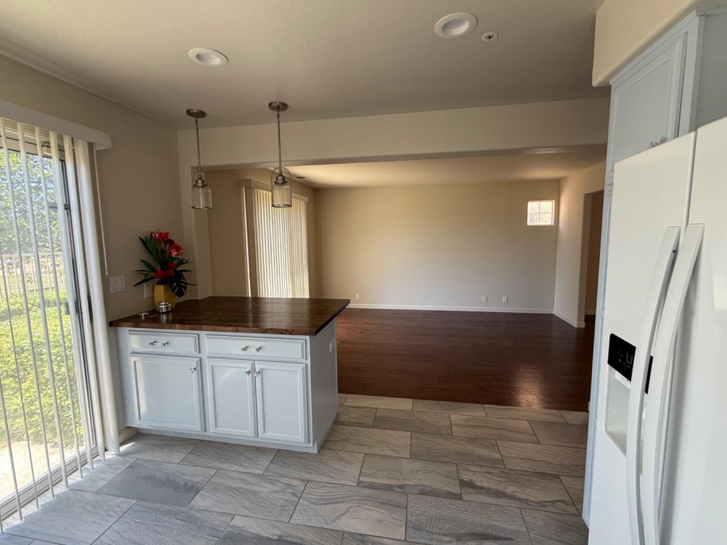 Detail Gallery Image 14 of 25 For 949 Nantucket Blvd #16,  Salinas,  CA 93906 - 3 Beds | 2/1 Baths