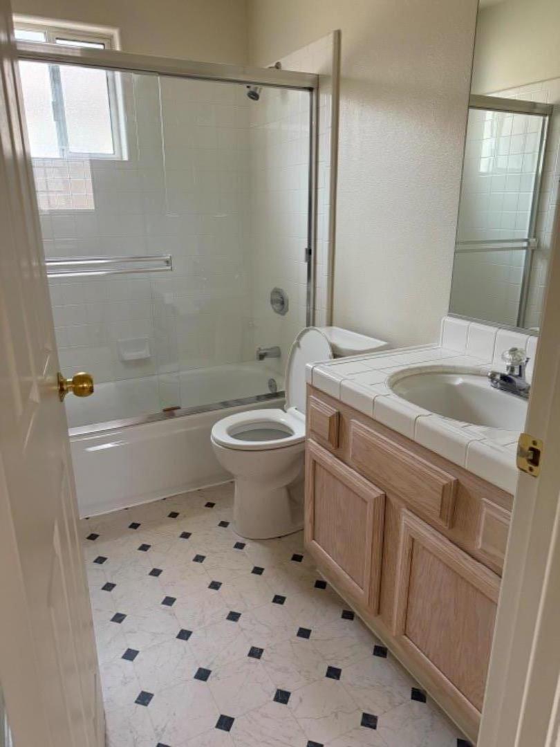 Detail Gallery Image 24 of 25 For 949 Nantucket Blvd #16,  Salinas,  CA 93906 - 3 Beds | 2/1 Baths