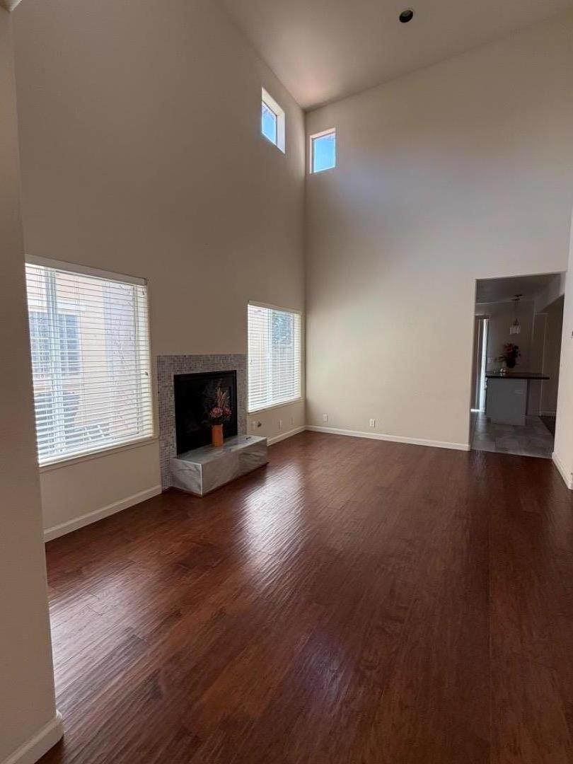 Detail Gallery Image 4 of 25 For 949 Nantucket Blvd #16,  Salinas,  CA 93906 - 3 Beds | 2/1 Baths