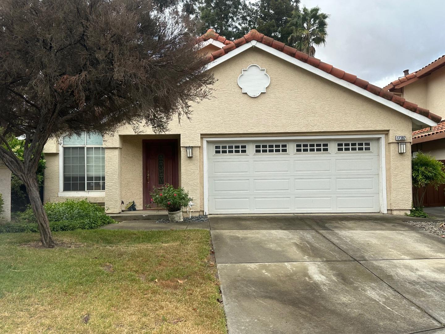 Detail Gallery Image 2 of 8 For 17392 Tassajara Cir, Morgan Hill,  CA 95037 - 3 Beds | 2 Baths