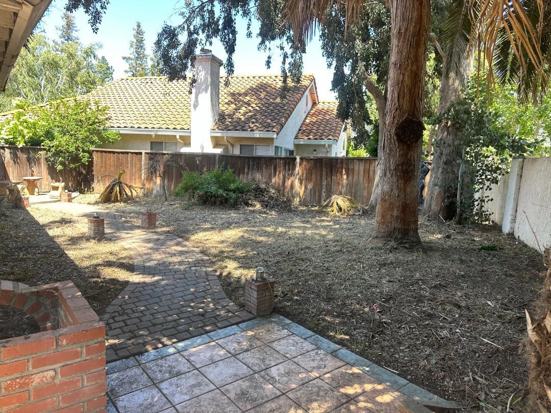 Detail Gallery Image 4 of 8 For 17392 Tassajara Cir, Morgan Hill,  CA 95037 - 3 Beds | 2 Baths