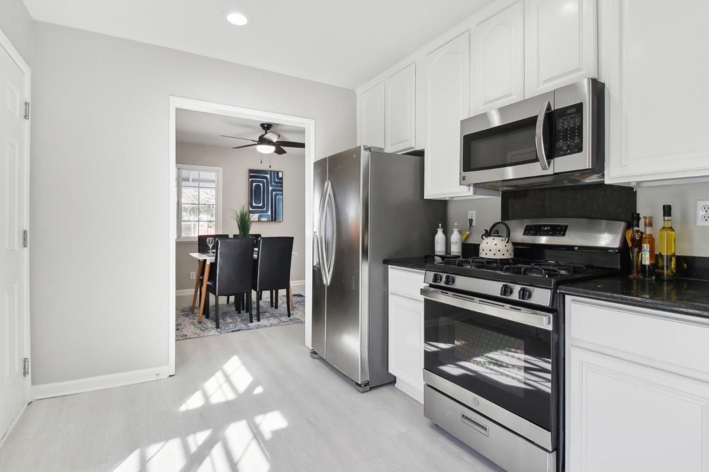 Detail Gallery Image 13 of 46 For 28250 Pacific St, Hayward,  CA 94544 - 3 Beds | 2 Baths