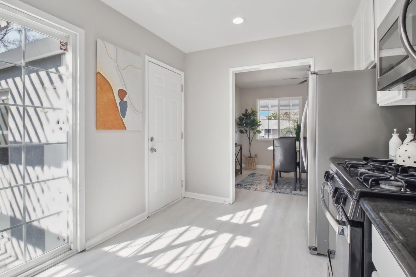 Detail Gallery Image 14 of 46 For 28250 Pacific St, Hayward,  CA 94544 - 3 Beds | 2 Baths