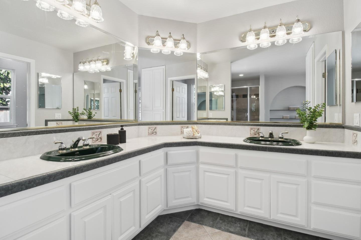 Detail Gallery Image 27 of 46 For 28250 Pacific St, Hayward,  CA 94544 - 3 Beds | 2 Baths