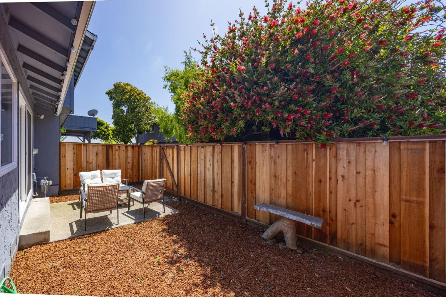 Detail Gallery Image 10 of 33 For 1026 Suzanne Ct, Half Moon Bay,  CA 94019 - 2 Beds | 1 Baths