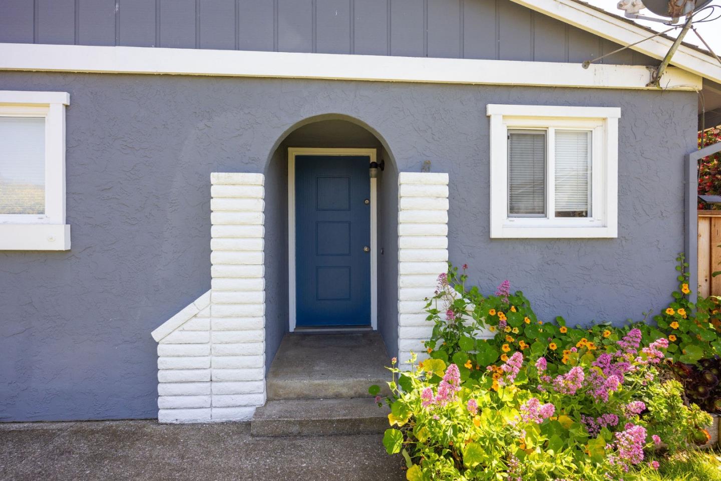 Detail Gallery Image 2 of 33 For 1026 Suzanne Ct, Half Moon Bay,  CA 94019 - 2 Beds | 1 Baths