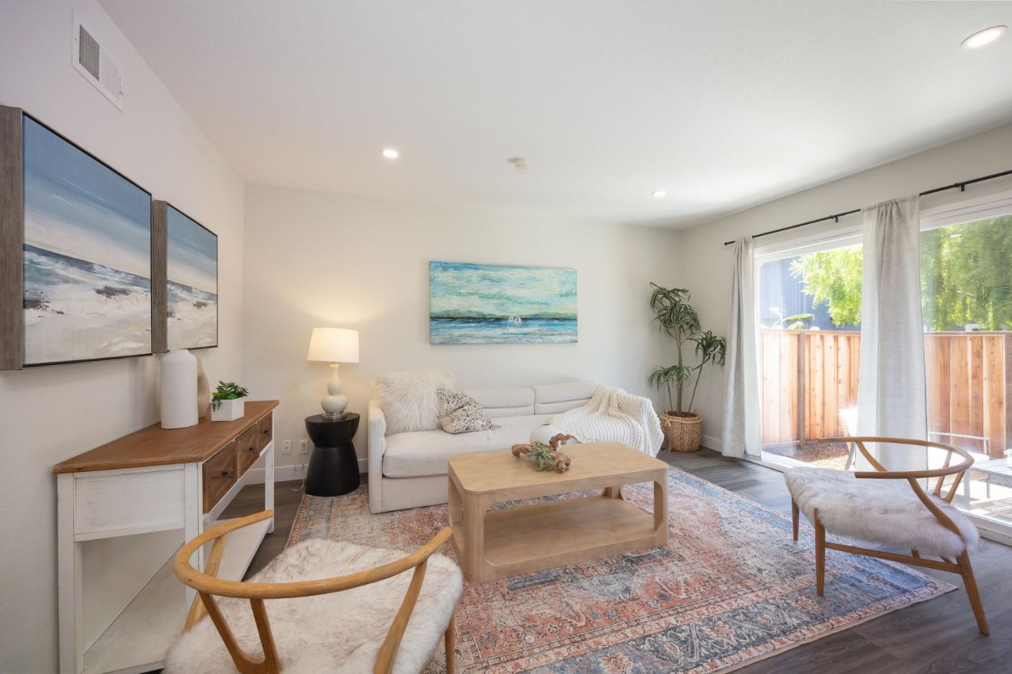 Detail Gallery Image 3 of 33 For 1026 Suzanne Ct, Half Moon Bay,  CA 94019 - 2 Beds | 1 Baths