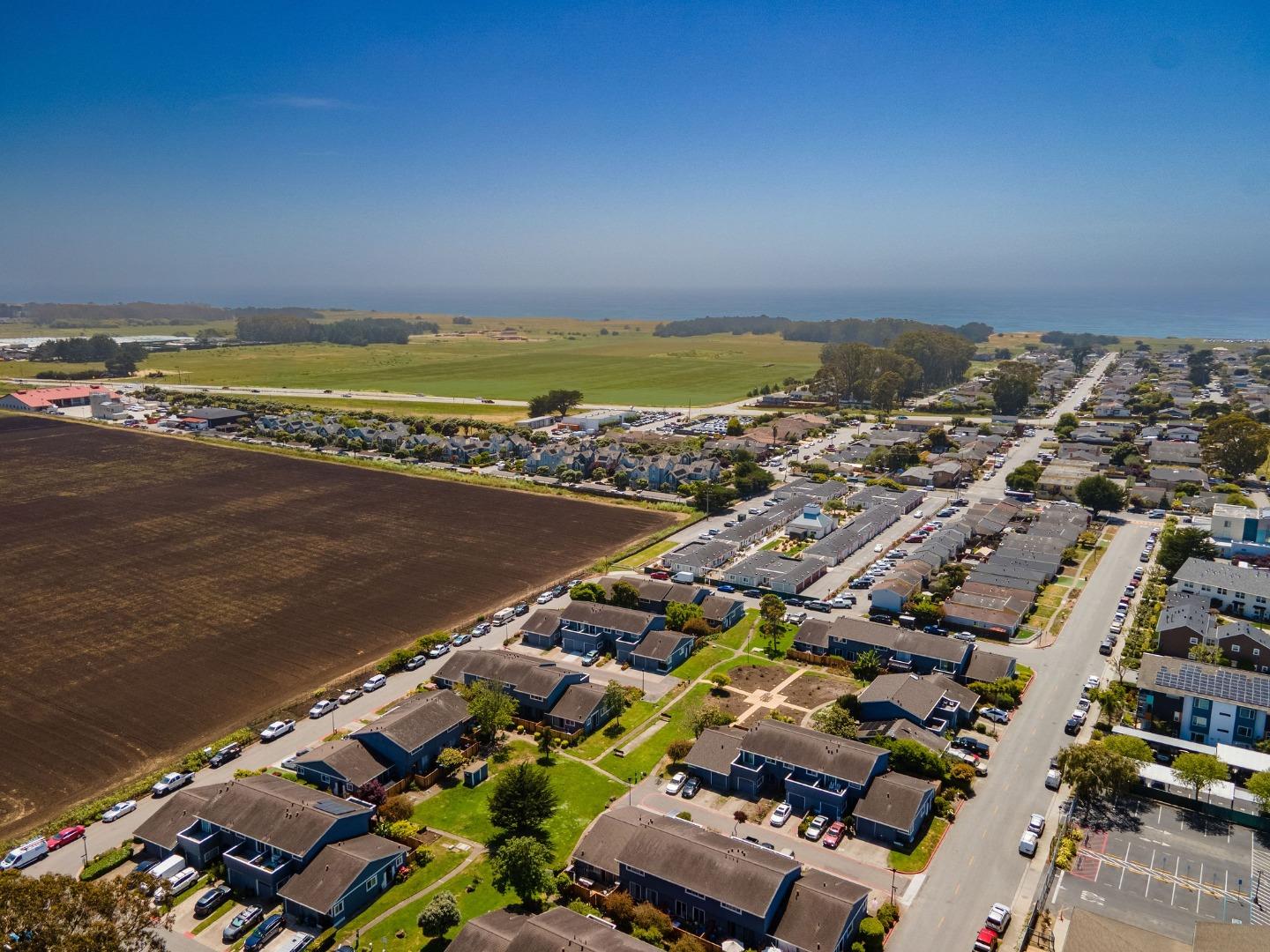 Detail Gallery Image 32 of 33 For 1026 Suzanne Ct, Half Moon Bay,  CA 94019 - 2 Beds | 1 Baths