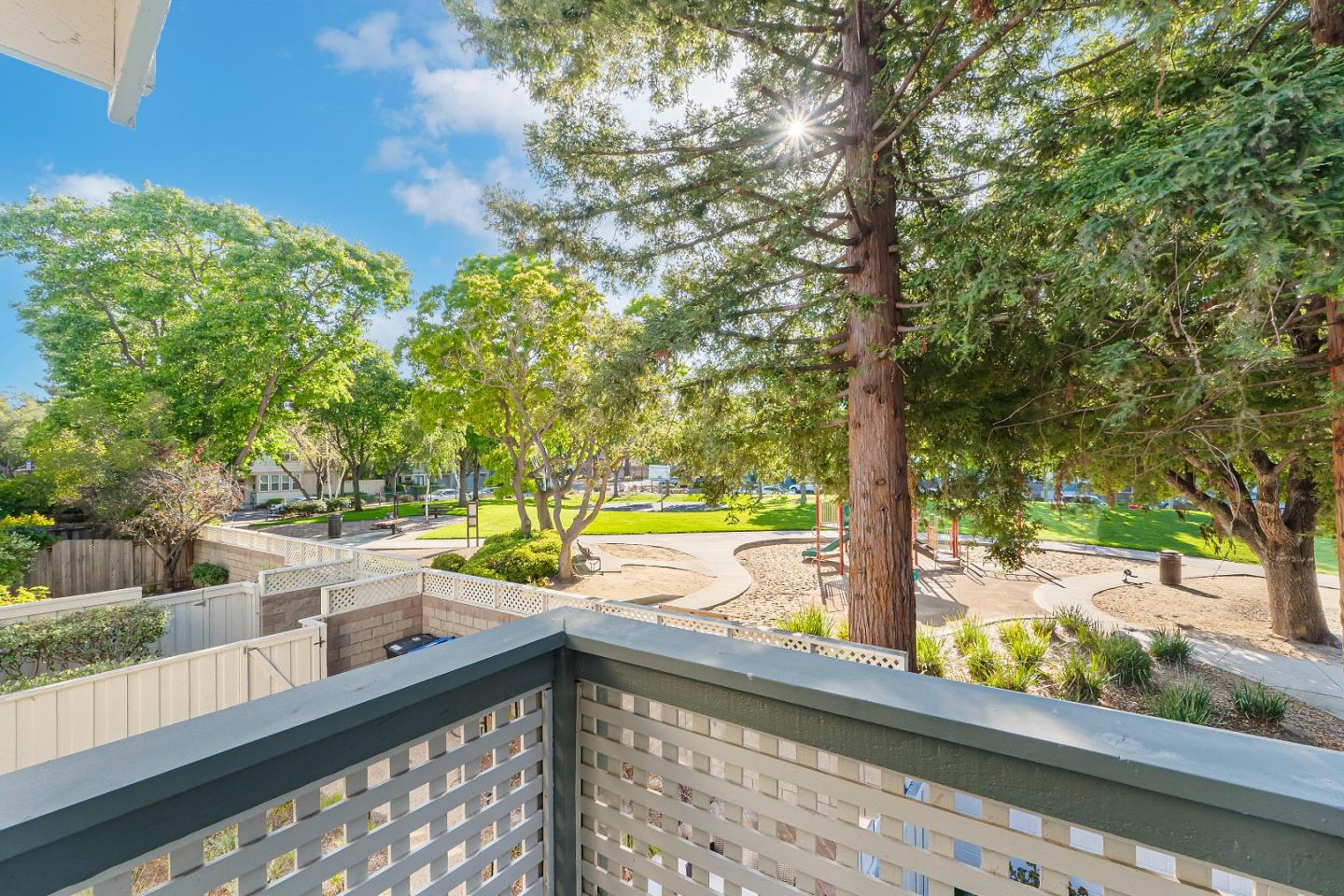 Detail Gallery Image 16 of 39 For 332 Deerwood Ct #1104,  Mountain View,  CA 94040 - 2 Beds | 2/1 Baths