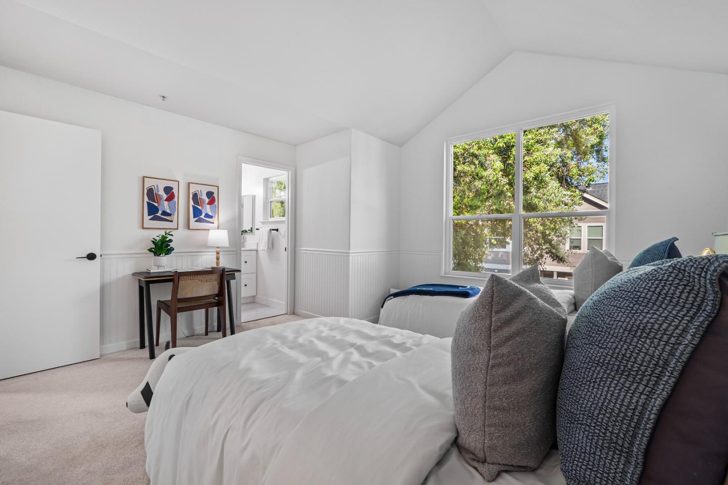 Detail Gallery Image 19 of 39 For 332 Deerwood Ct #1104,  Mountain View,  CA 94040 - 2 Beds | 2/1 Baths