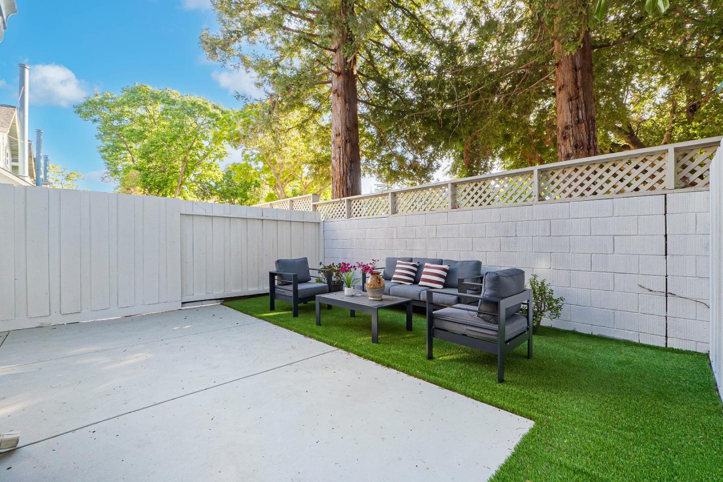 Detail Gallery Image 23 of 39 For 332 Deerwood Ct #1104,  Mountain View,  CA 94040 - 2 Beds | 2/1 Baths