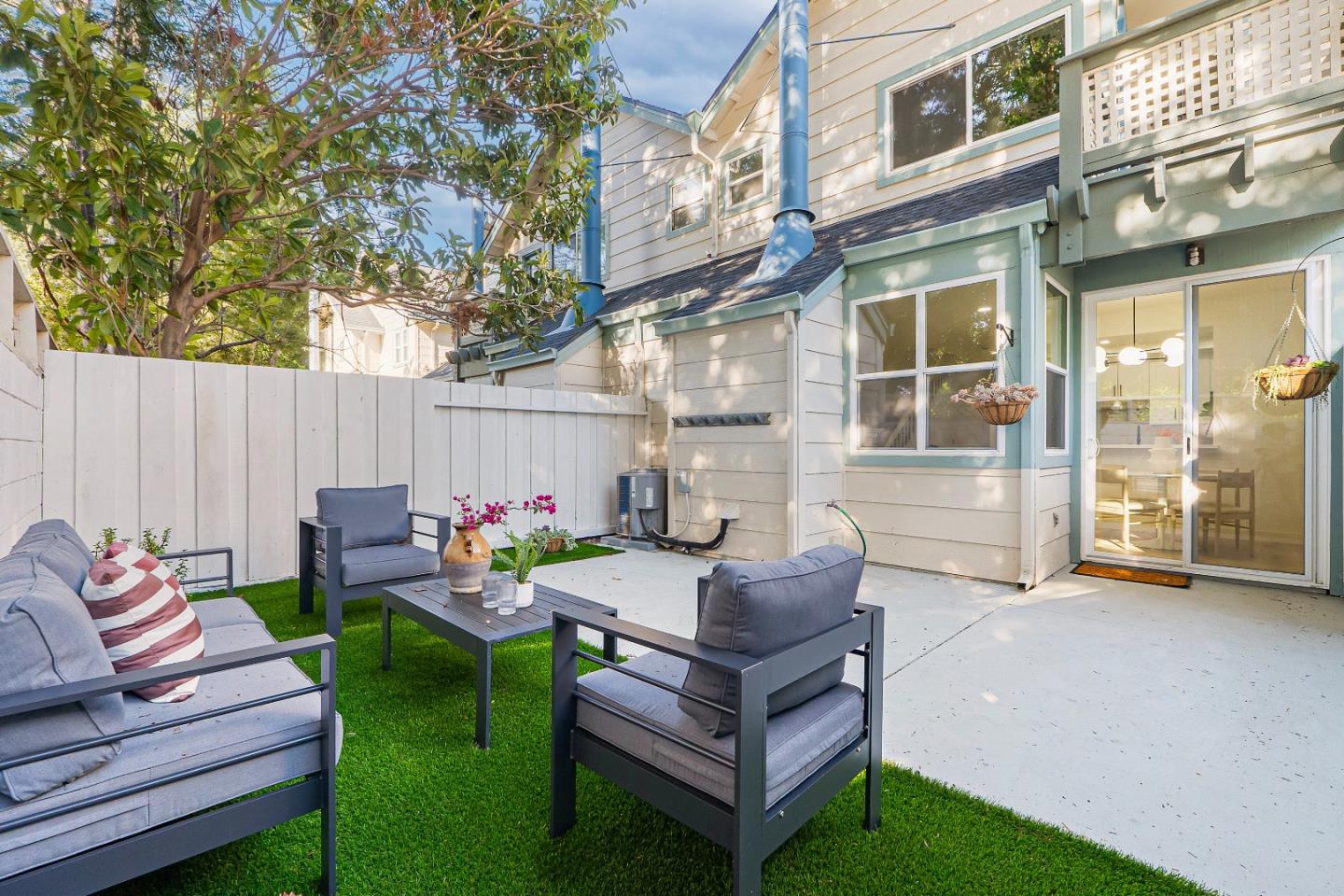 Detail Gallery Image 24 of 39 For 332 Deerwood Ct #1104,  Mountain View,  CA 94040 - 2 Beds | 2/1 Baths