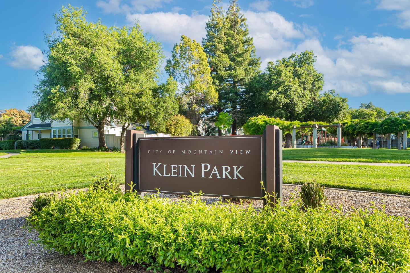 Detail Gallery Image 29 of 39 For 332 Deerwood Ct #1104,  Mountain View,  CA 94040 - 2 Beds | 2/1 Baths