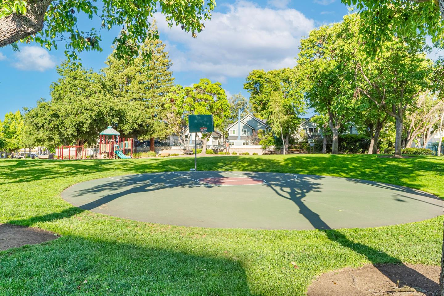 Detail Gallery Image 30 of 39 For 332 Deerwood Ct #1104,  Mountain View,  CA 94040 - 2 Beds | 2/1 Baths