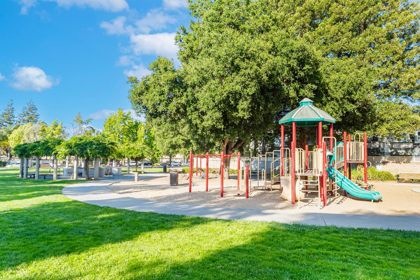 Detail Gallery Image 31 of 39 For 332 Deerwood Ct #1104,  Mountain View,  CA 94040 - 2 Beds | 2/1 Baths