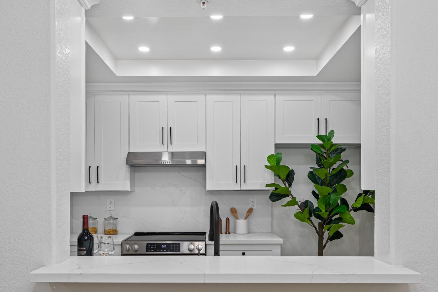 Detail Gallery Image 7 of 39 For 332 Deerwood Ct #1104,  Mountain View,  CA 94040 - 2 Beds | 2/1 Baths