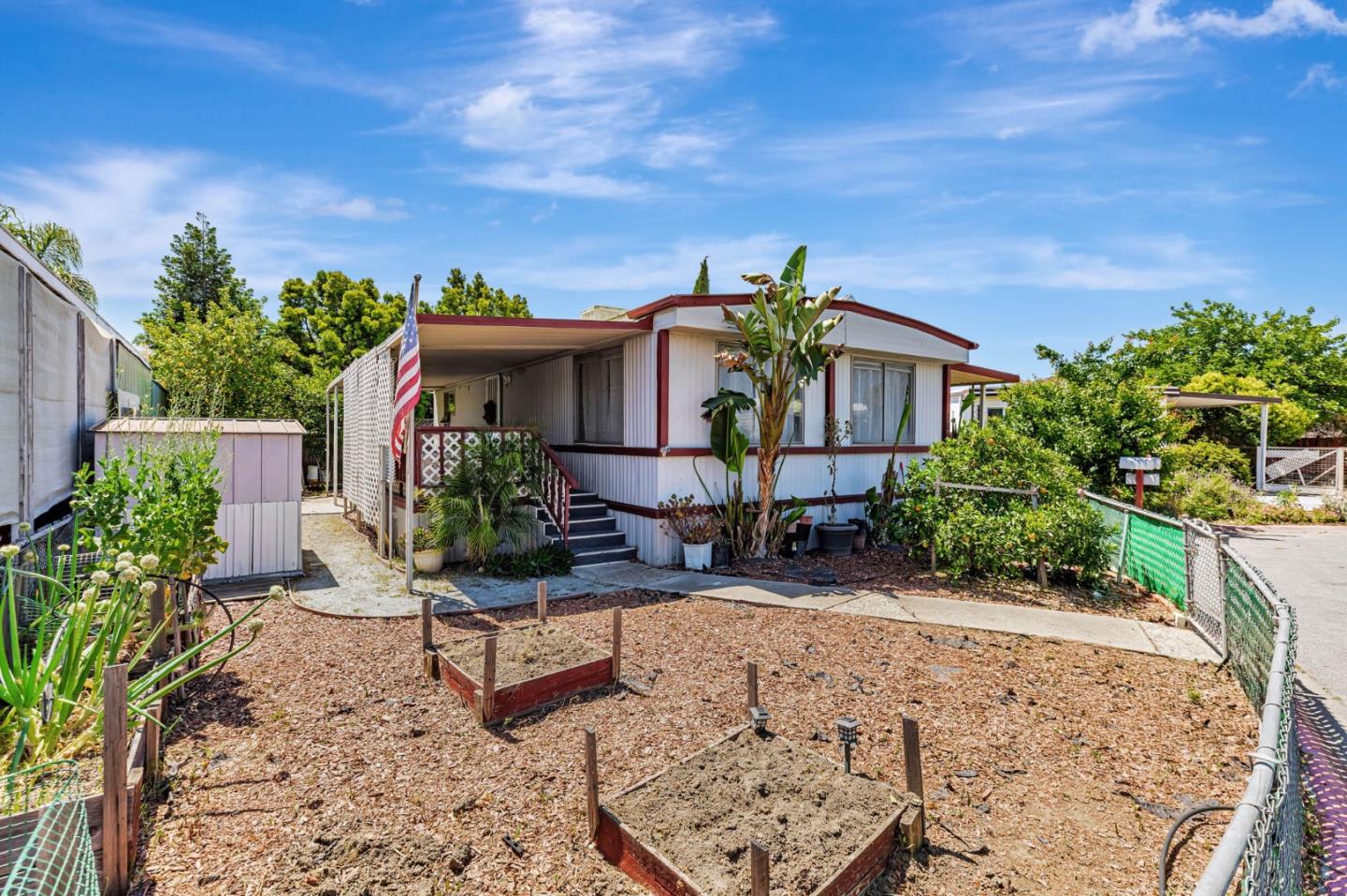 Detail Gallery Image 1 of 36 For 200 Burnett Ave #105,  Morgan Hill,  CA 95037 - 2 Beds | 1 Baths