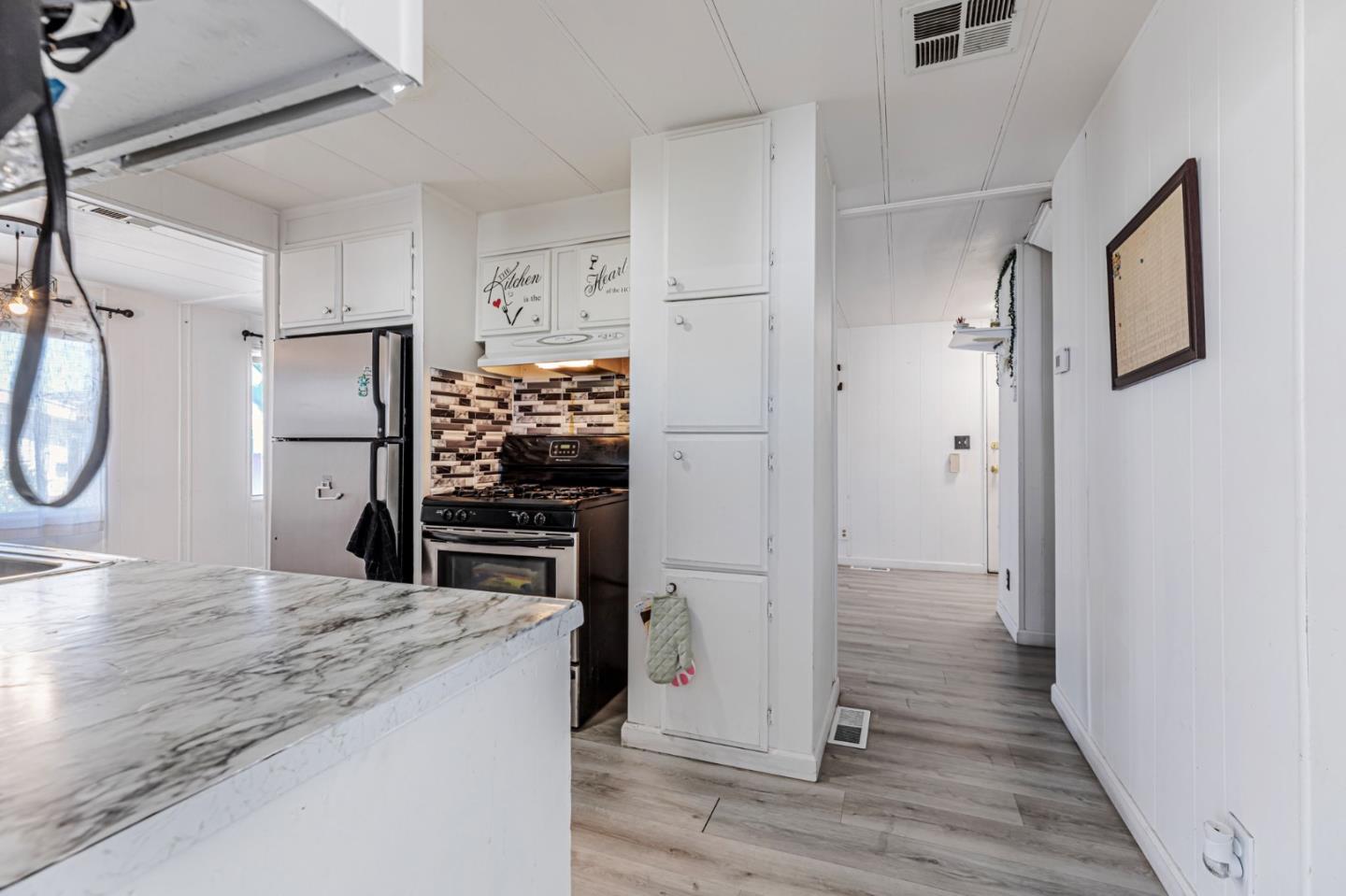 Detail Gallery Image 11 of 36 For 200 Burnett Ave #105,  Morgan Hill,  CA 95037 - 2 Beds | 1 Baths