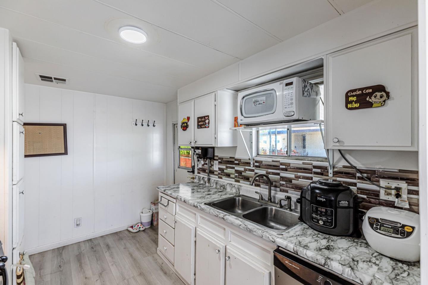 Detail Gallery Image 12 of 36 For 200 Burnett Ave #105,  Morgan Hill,  CA 95037 - 2 Beds | 1 Baths