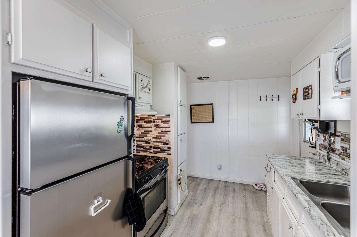 Detail Gallery Image 13 of 36 For 200 Burnett Ave #105,  Morgan Hill,  CA 95037 - 2 Beds | 1 Baths