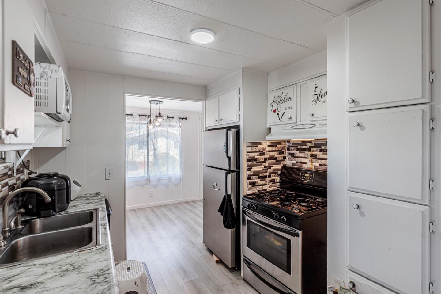 Detail Gallery Image 17 of 36 For 200 Burnett Ave #105,  Morgan Hill,  CA 95037 - 2 Beds | 1 Baths