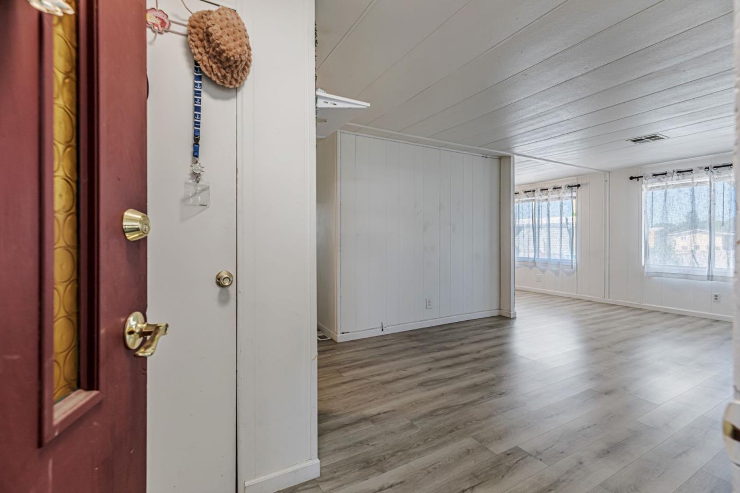 Detail Gallery Image 4 of 36 For 200 Burnett Ave #105,  Morgan Hill,  CA 95037 - 2 Beds | 1 Baths