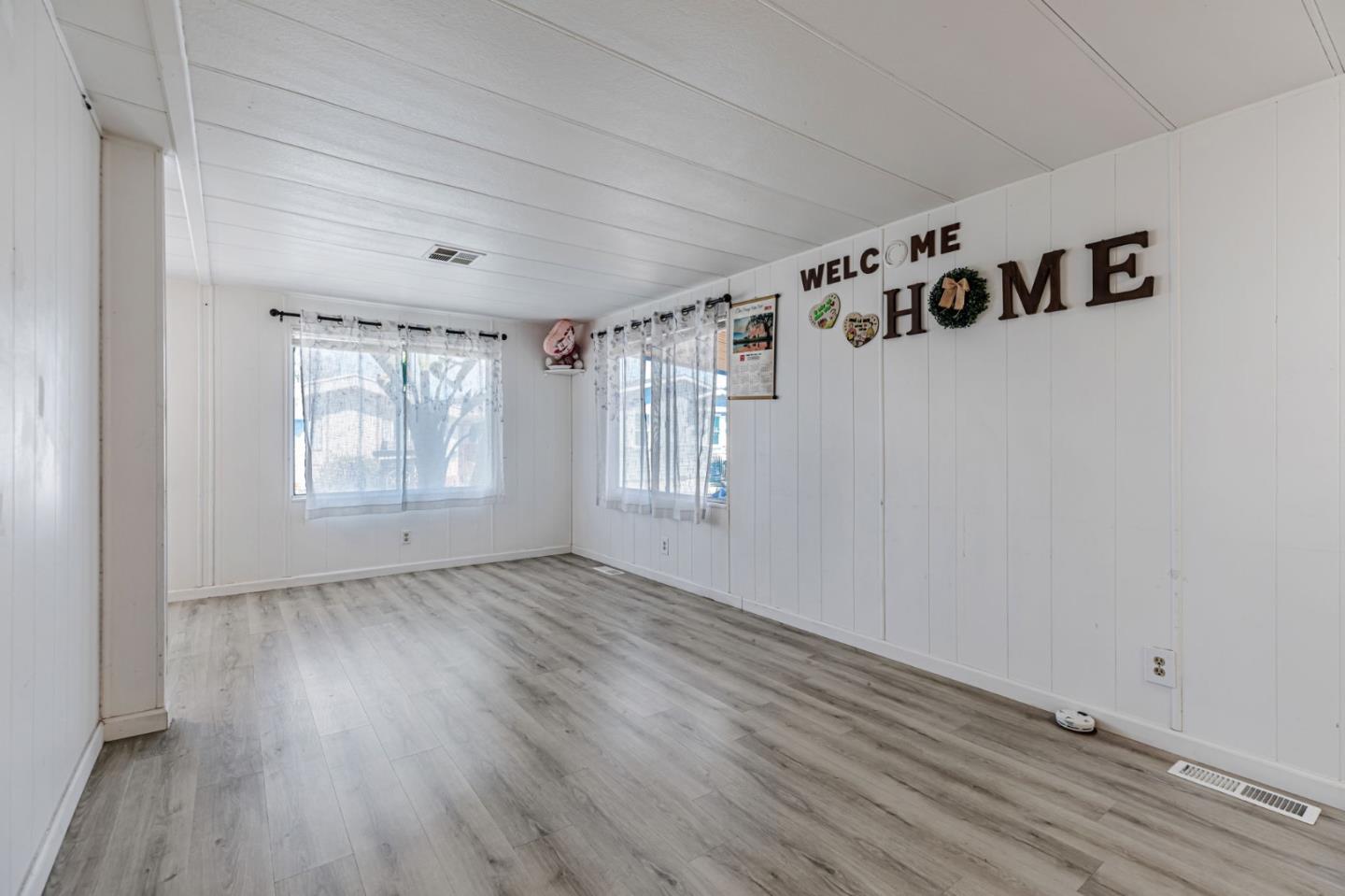 Detail Gallery Image 7 of 36 For 200 Burnett Ave #105,  Morgan Hill,  CA 95037 - 2 Beds | 1 Baths
